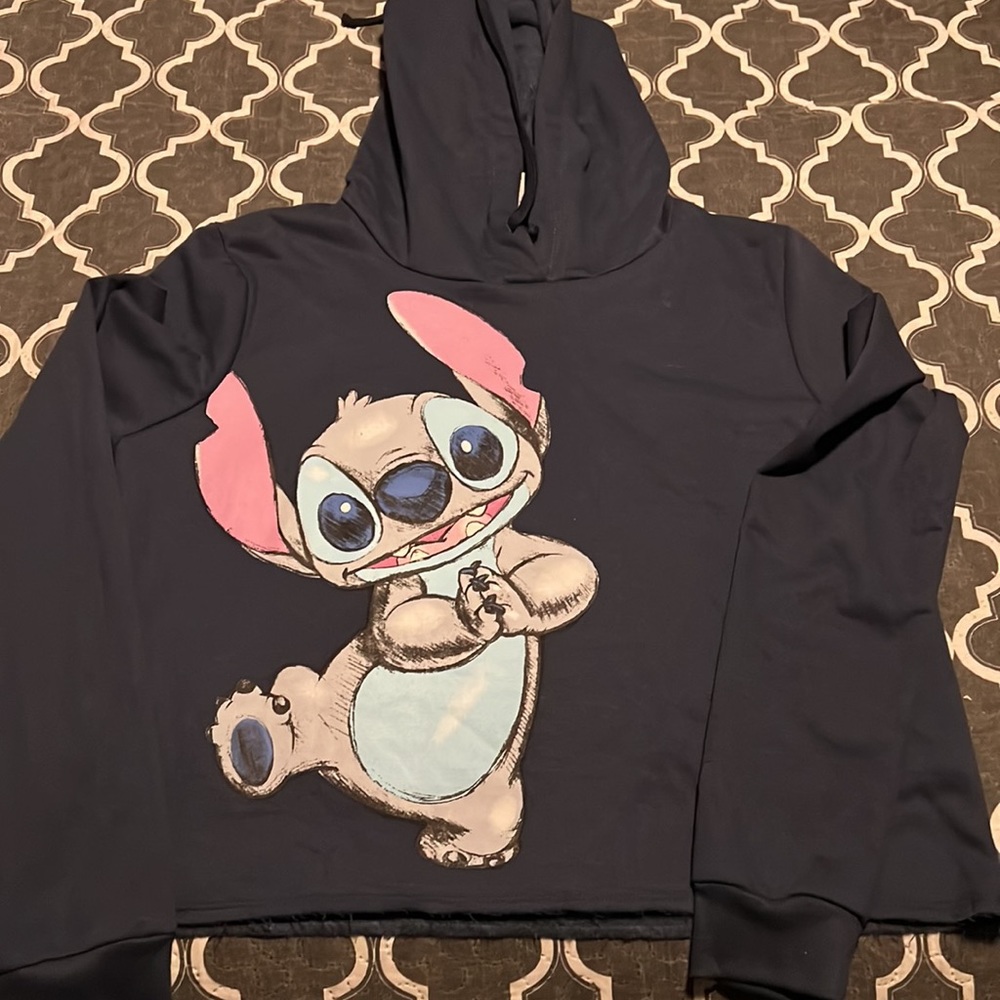 (Sold) Lilo & Stitch Sweatshirt (Juniors) - Picture 3 of 4